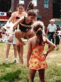 Girls playing Chinese jumprope