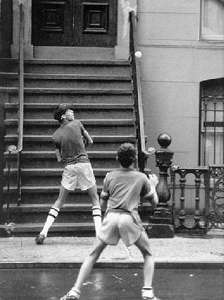 Kids playing stoopball